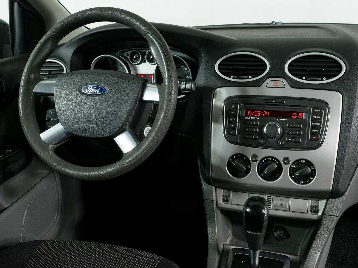 Ford Focus с пробегом — 2010 год. Фото: #10
