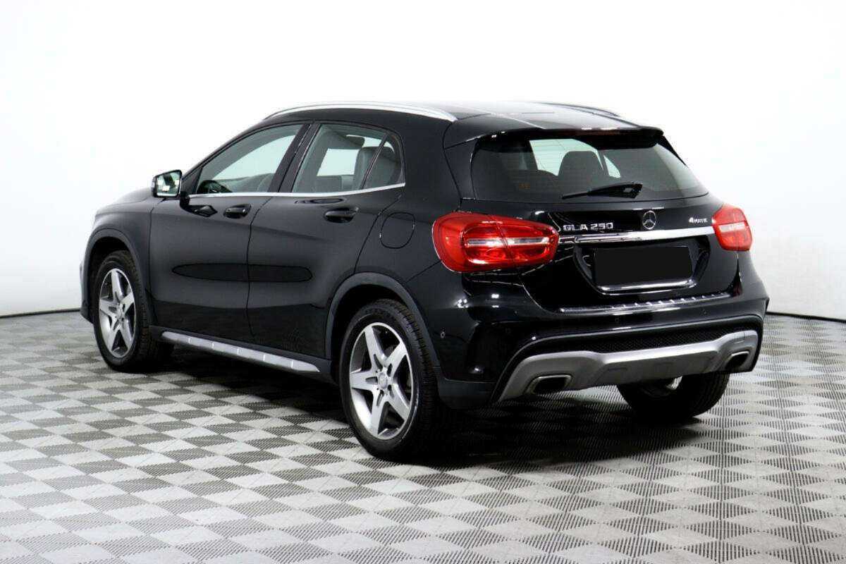 Mercedes-Benz GLA с пробегом — 2015 год. Фото: #6