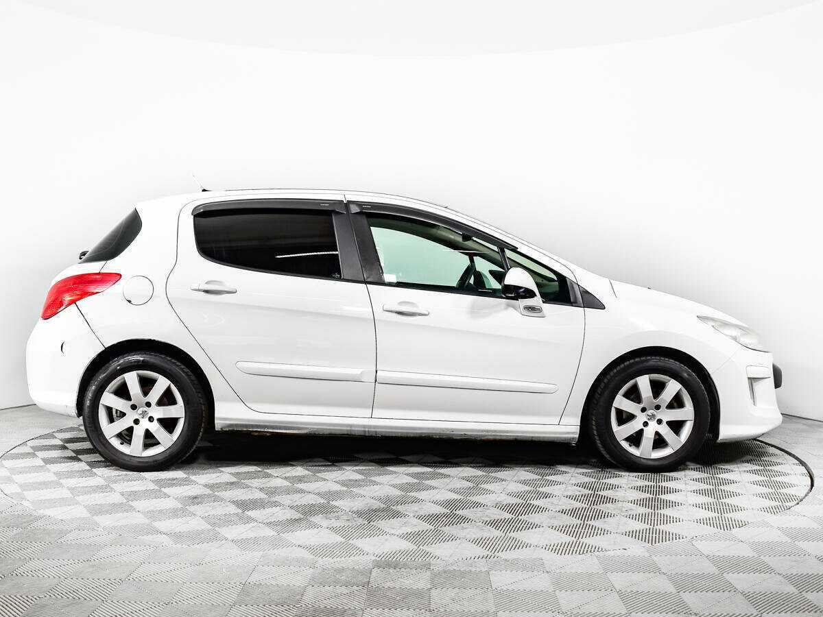 Peugeot 308 с пробегом — 2010 год. Фото: #3