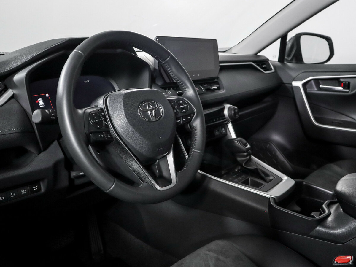 Toyota RAV4 с пробегом — 2024 год. Фото: #12