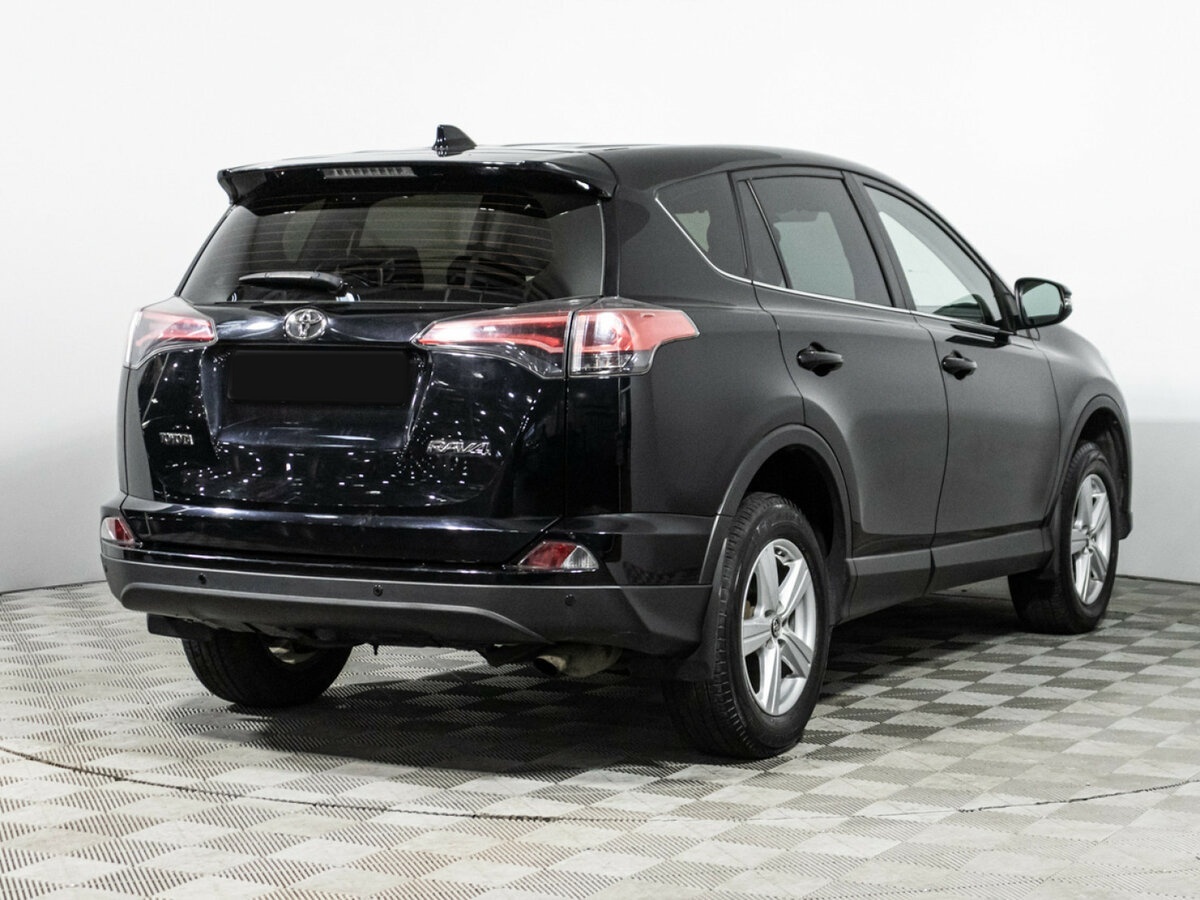 Toyota RAV4 с пробегом — 2017 год. Фото: #4