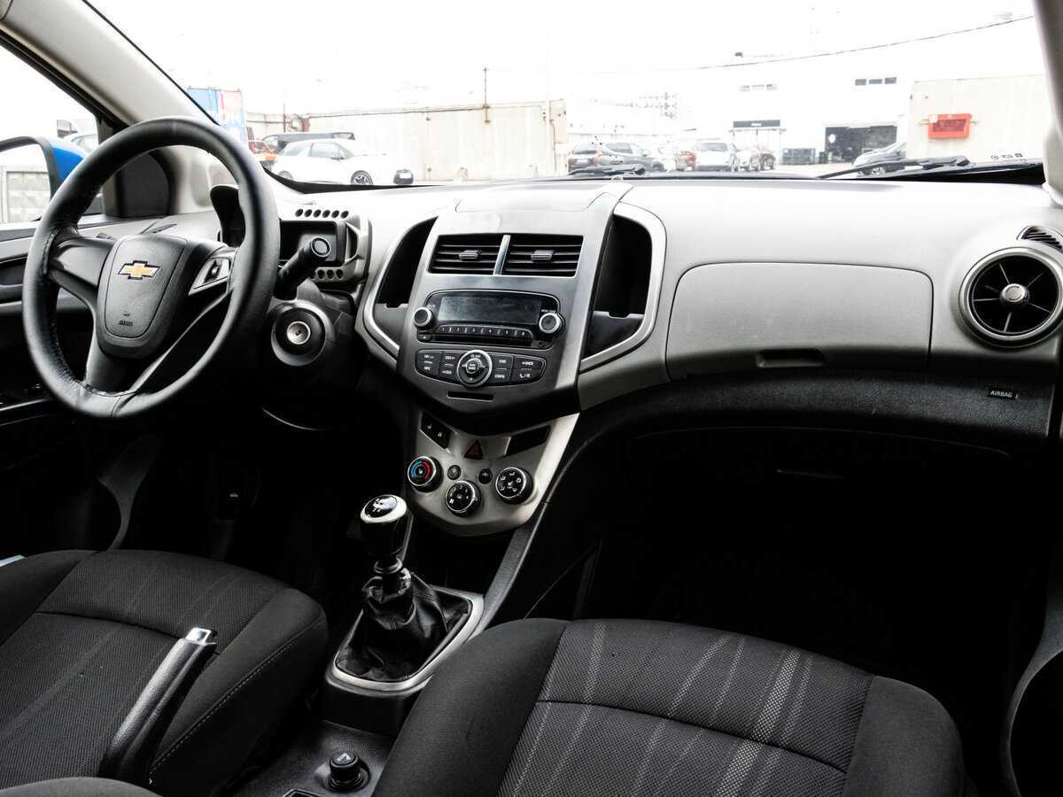 Chevrolet Aveo с пробегом — 2013 год. Фото: #6