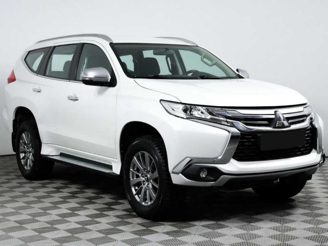 Mitsubishi Pajero Sport с пробегом — 2018 год. Фото: #2