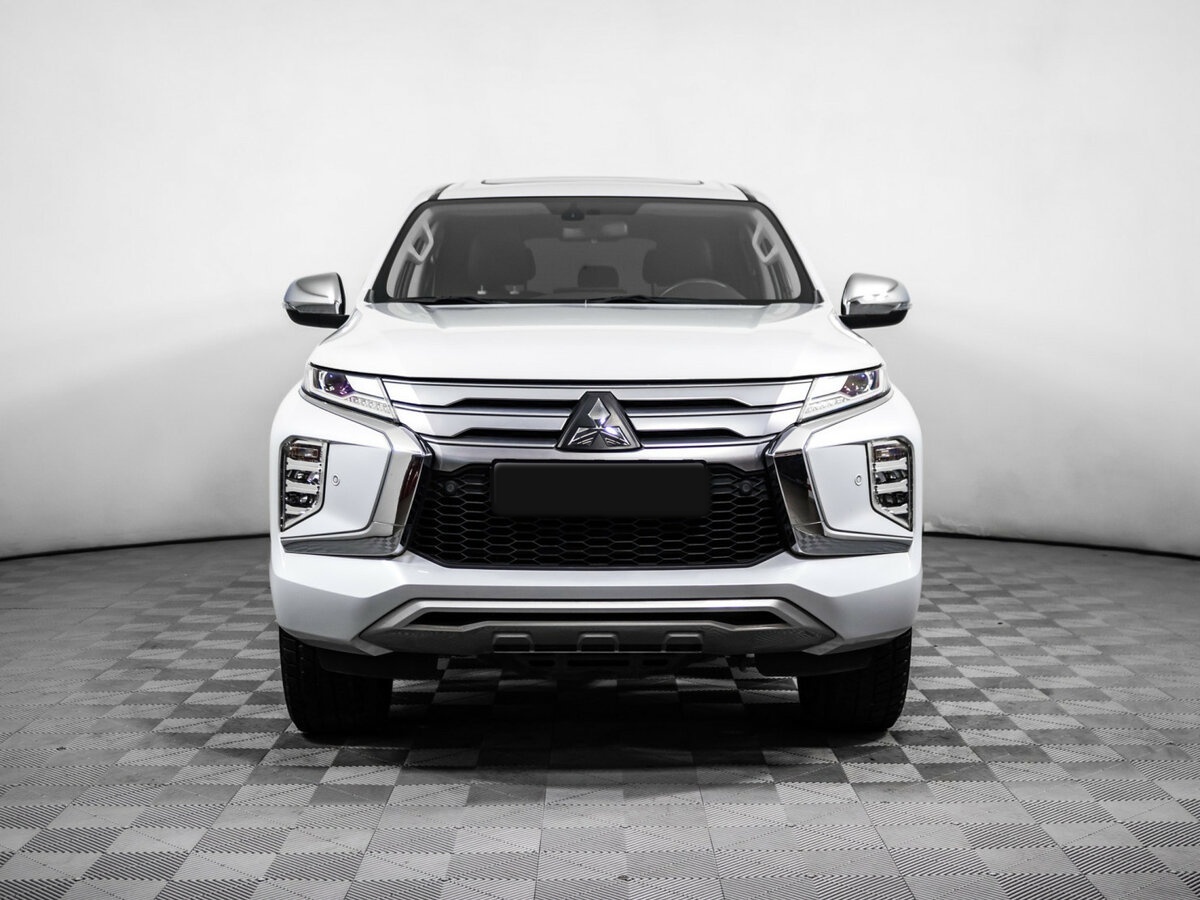 Mitsubishi Pajero Sport с пробегом — 2020 год. Фото: #1
