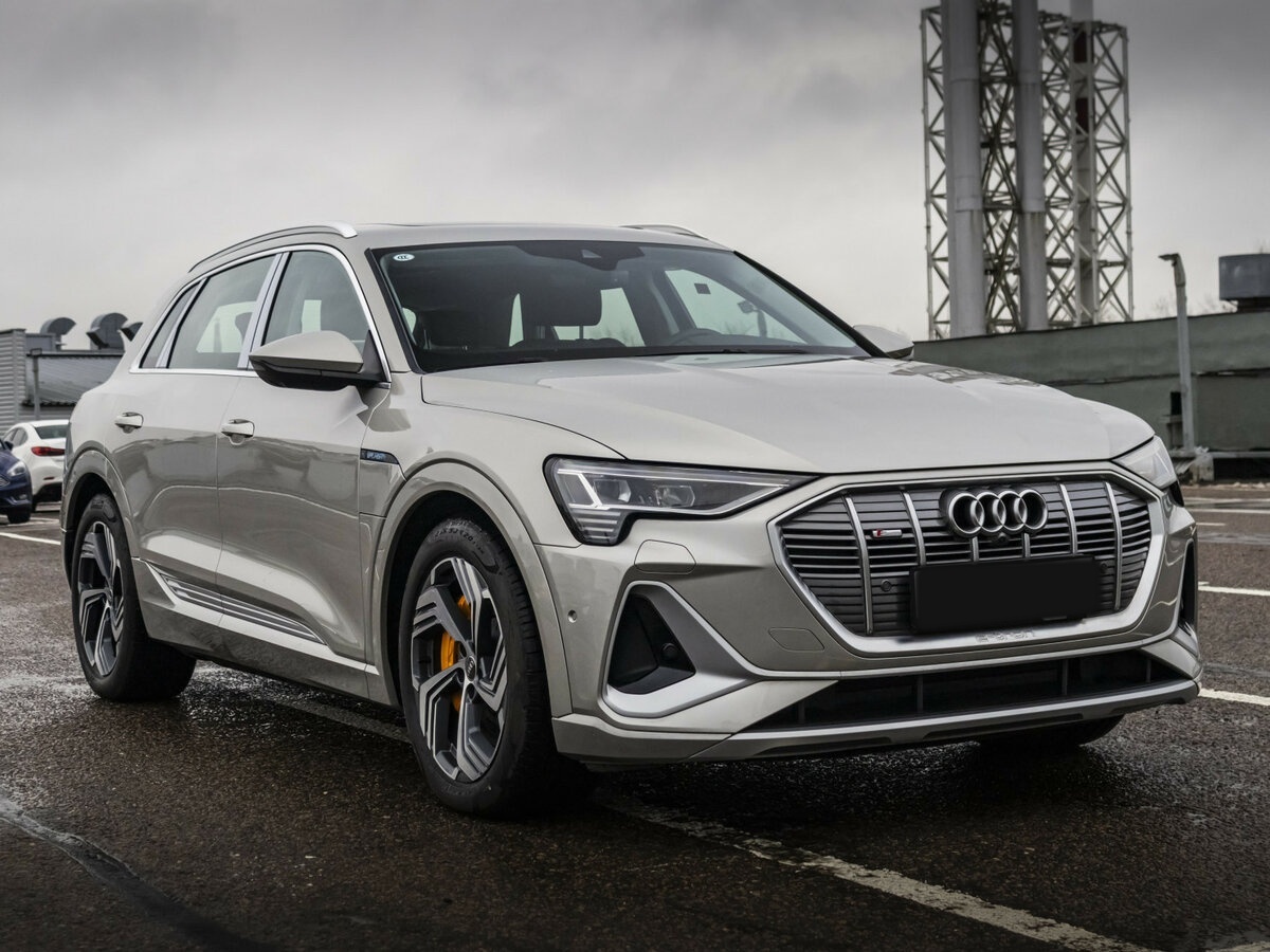 Audi e-tron с пробегом — 2023 год. Фото: #3