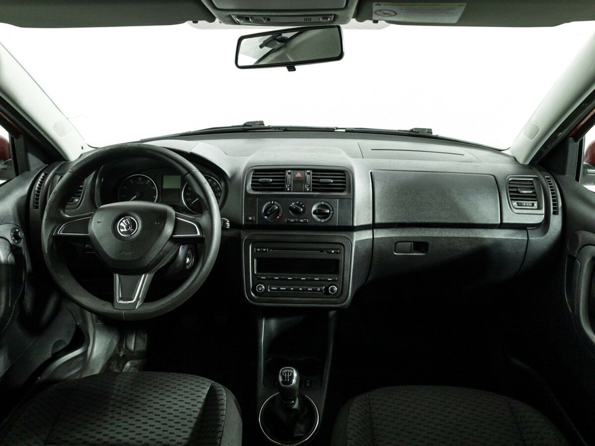 Skoda Fabia с пробегом — 2014 год. Фото: #10