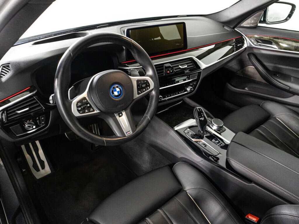 BMW 5 серии с пробегом — 2022 год. Фото: #10