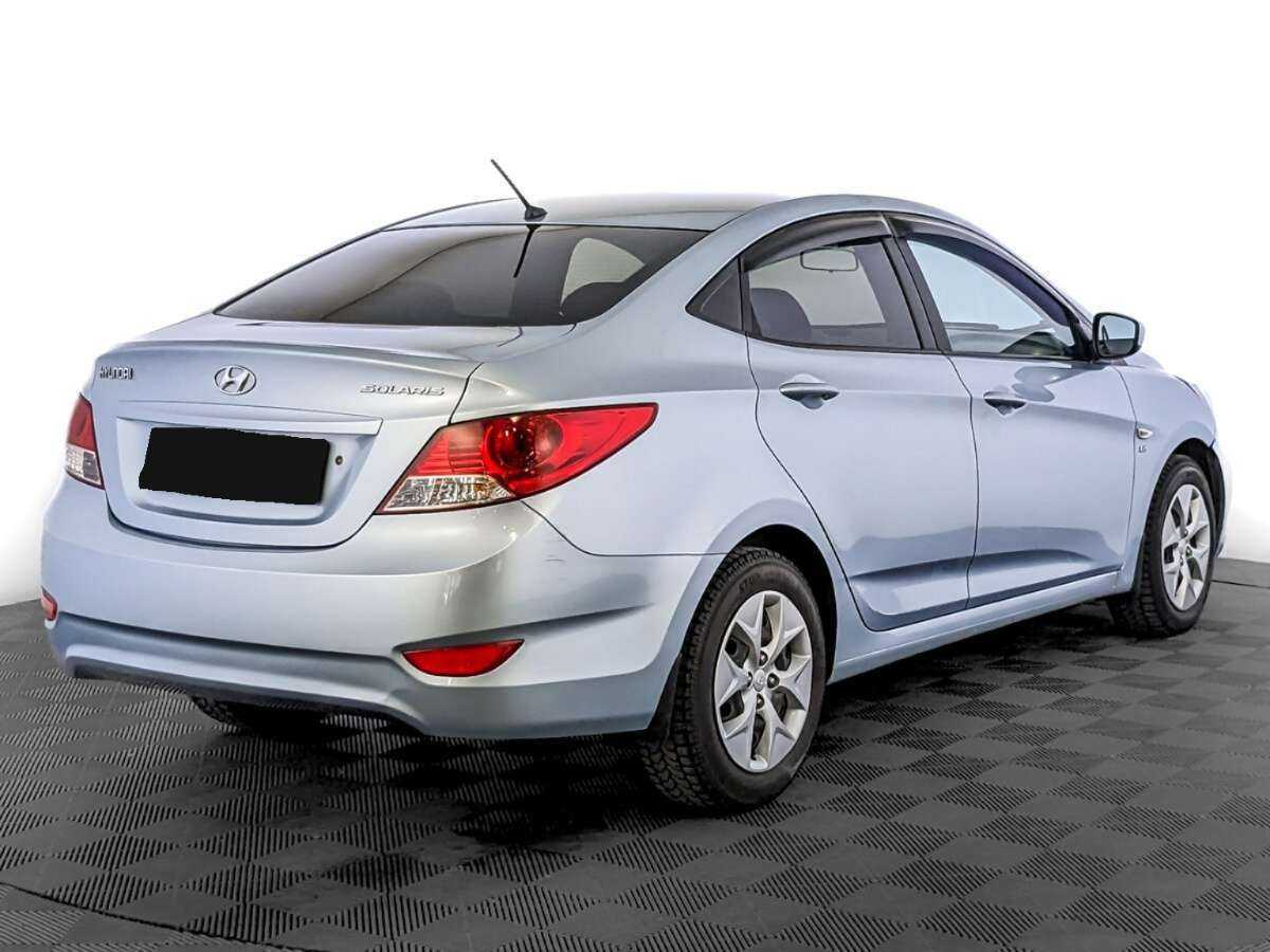 Hyundai Solaris с пробегом — 2011 год. Фото: #4