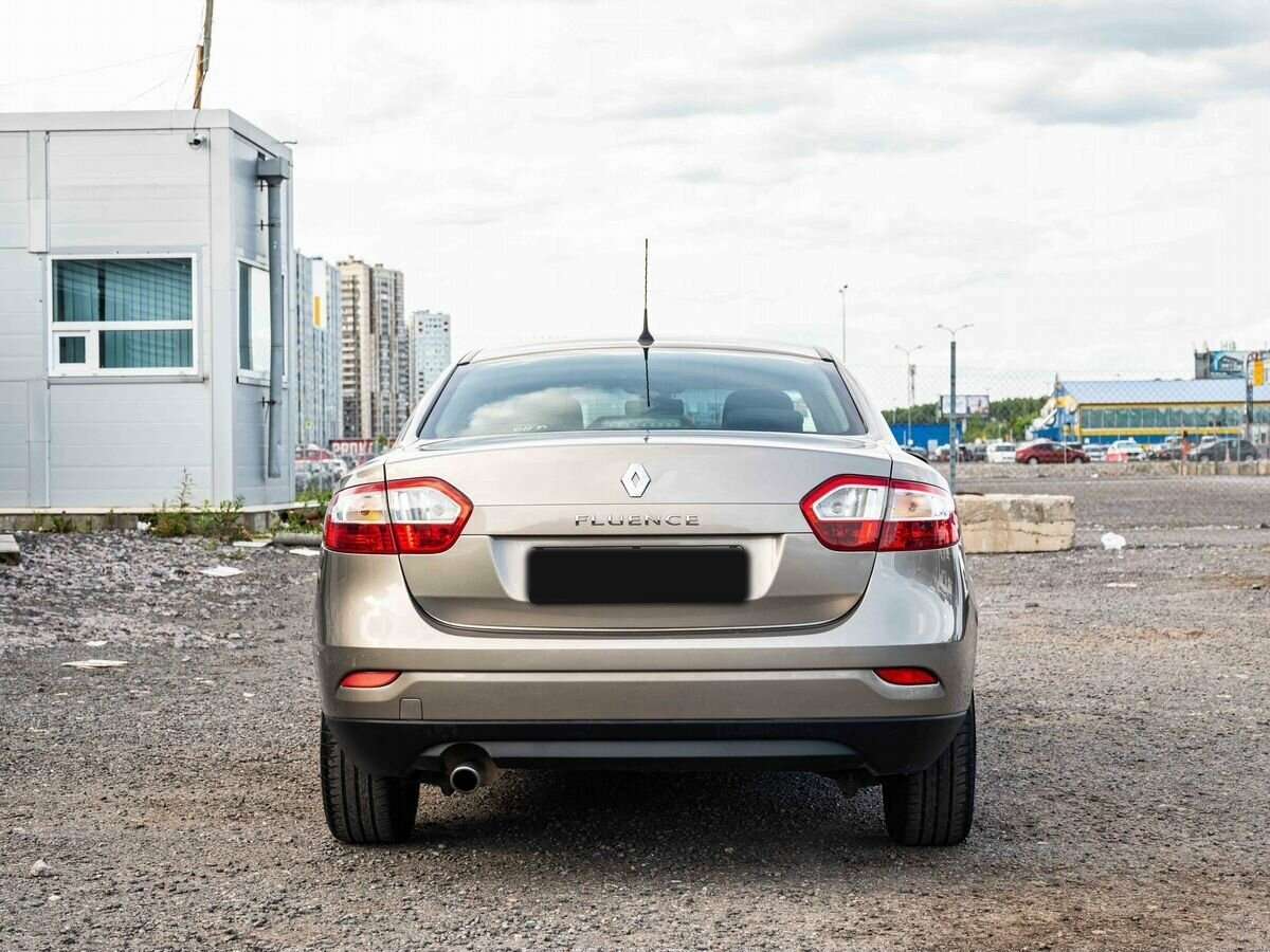 Renault Fluence с пробегом — 2010 год. Фото: #4