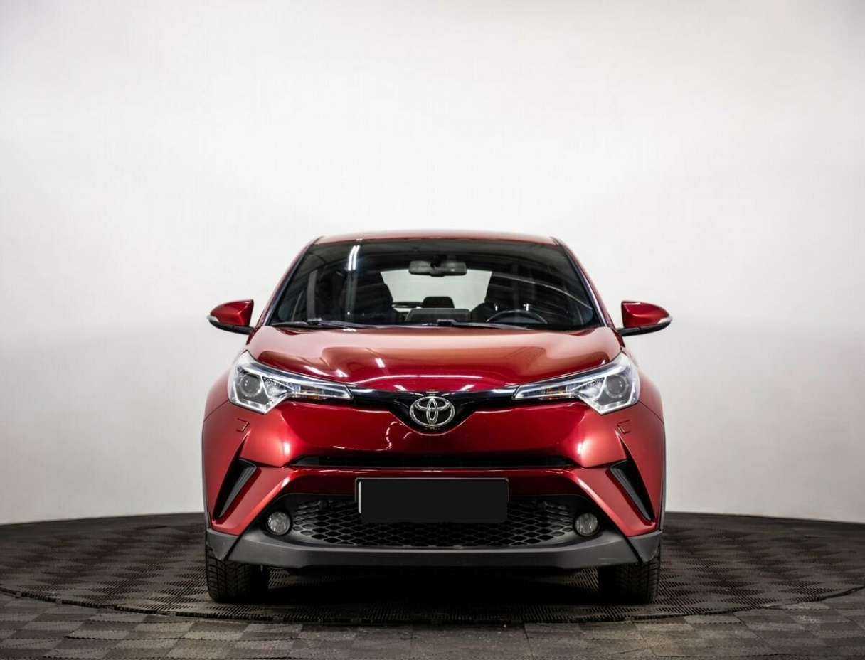 Toyota C-HR с пробегом — 2018 год. Фото: #0