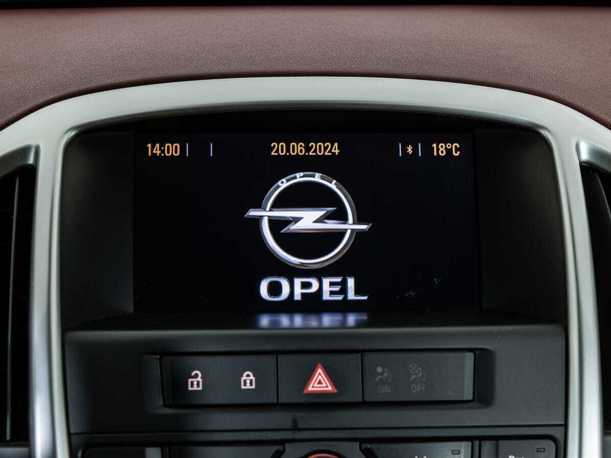 Opel Astra с пробегом — 2013 год. Фото: #13