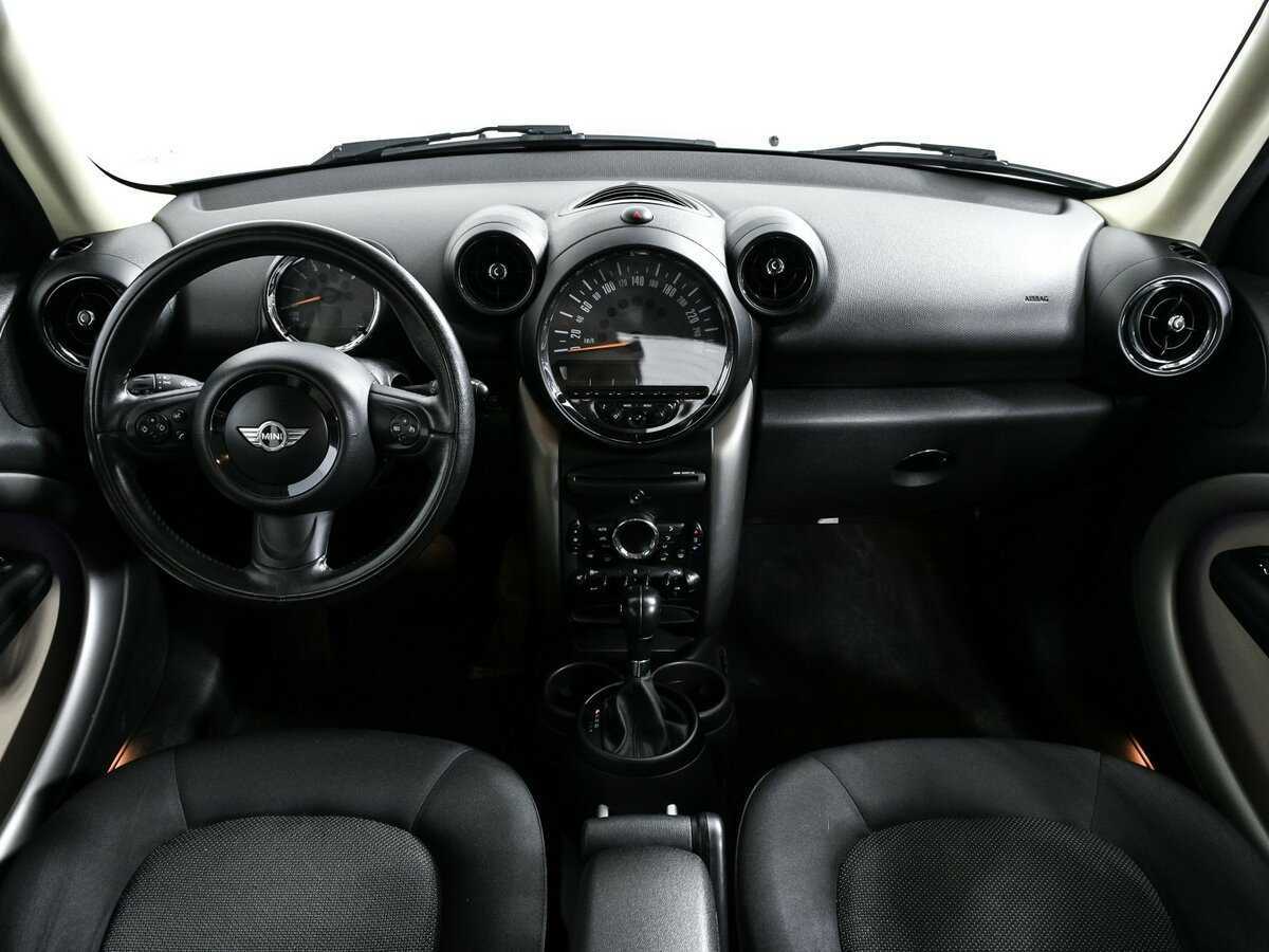 Mini Countryman с пробегом — 2015 год. Фото: #11