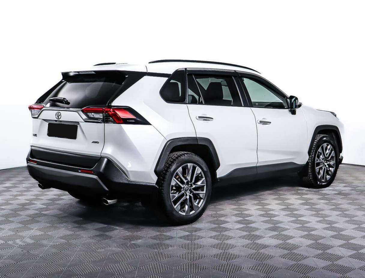 Toyota RAV4 с пробегом — 2021 год. Фото: #4