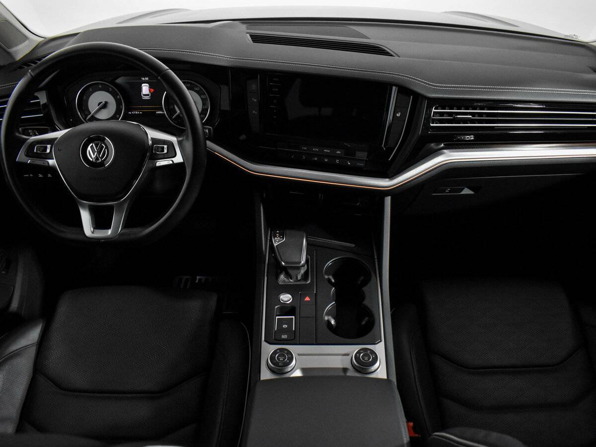 Volkswagen Touareg с пробегом — 2019 год. Фото: #11