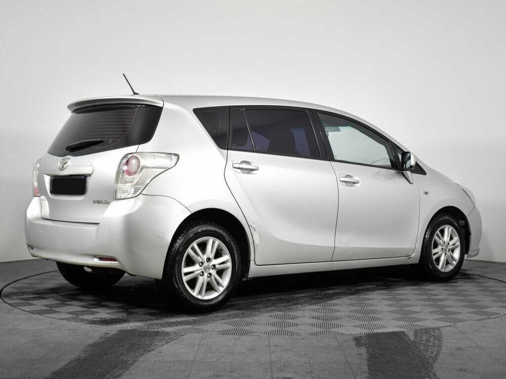 Toyota Verso с пробегом — 2010 год. Фото: #4