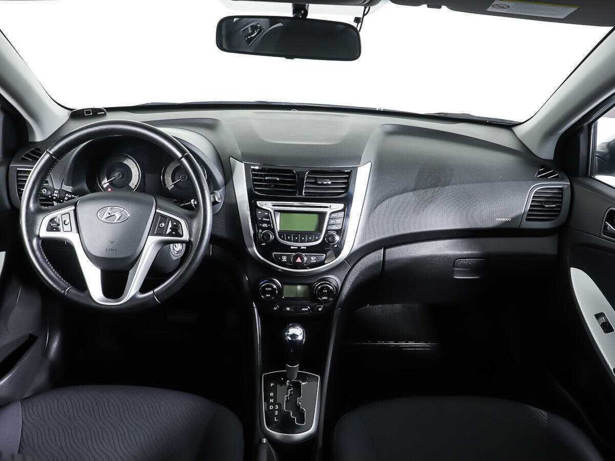 Hyundai Solaris с пробегом — 2011 год. Фото: #12