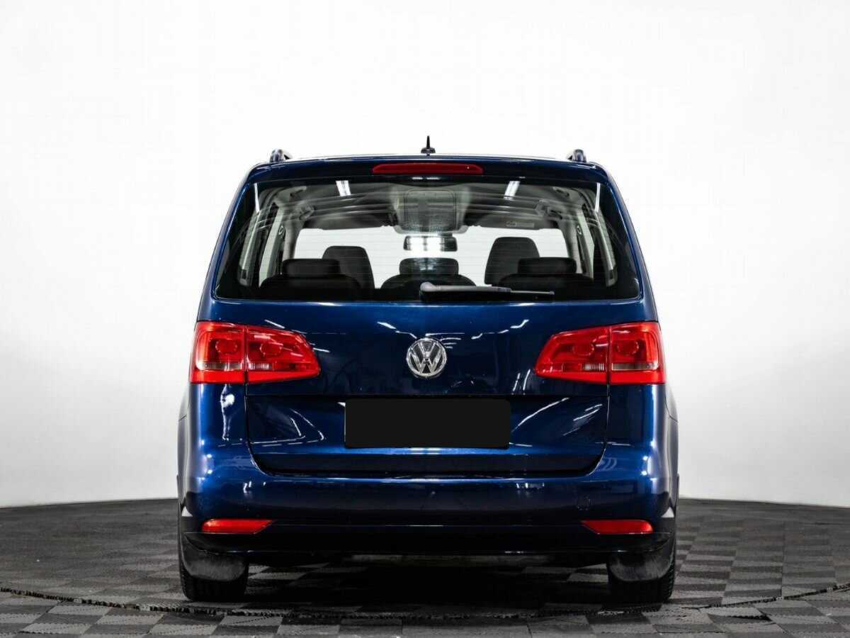 Volkswagen Touran с пробегом — 2012 год. Фото: #4