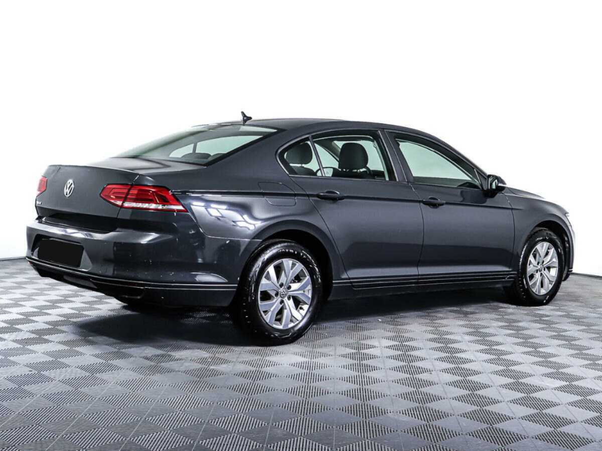 Volkswagen Passat с пробегом — 2017 год. Фото: #4