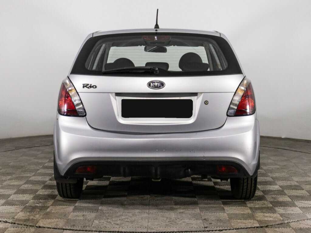 Kia Rio с пробегом — 2010 год. Фото: #5