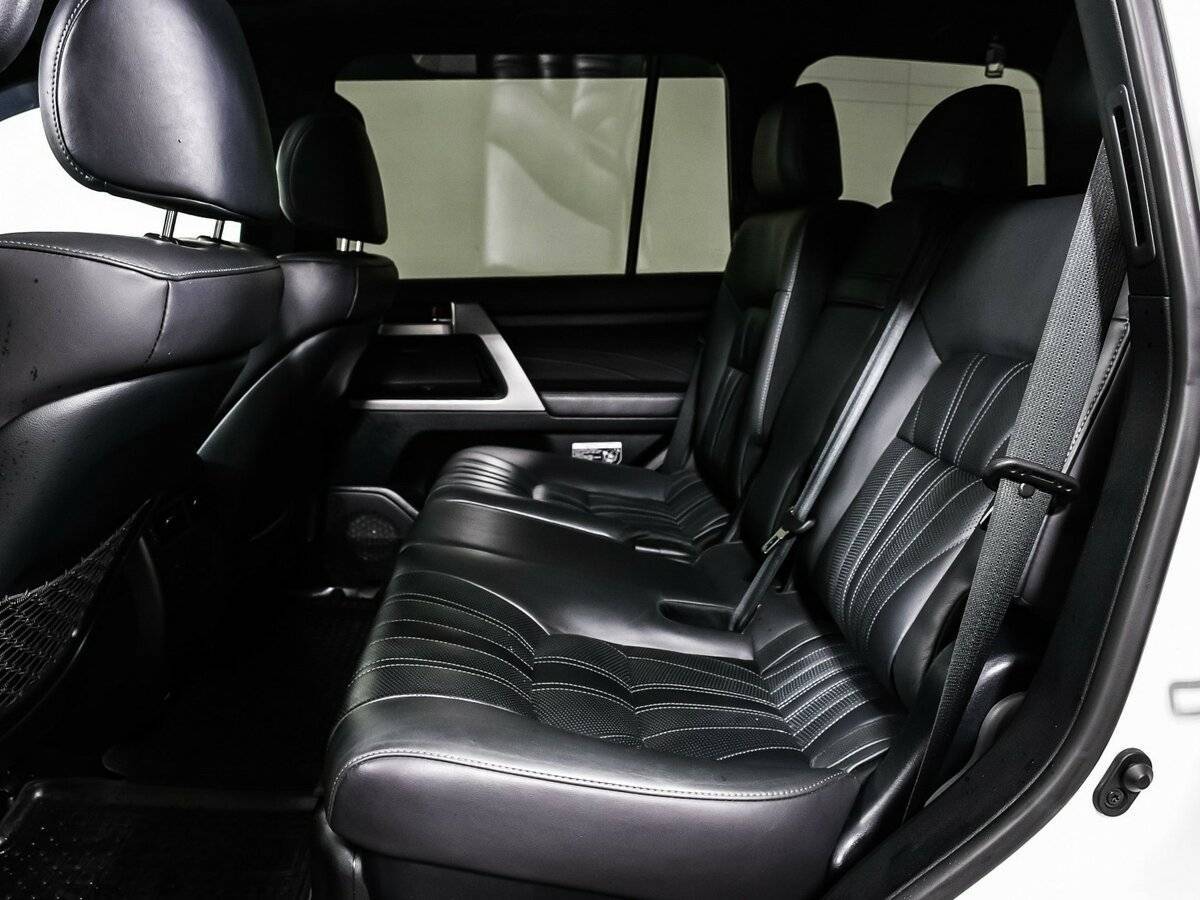 Toyota Land Cruiser с пробегом — 2019 год. Фото: #11