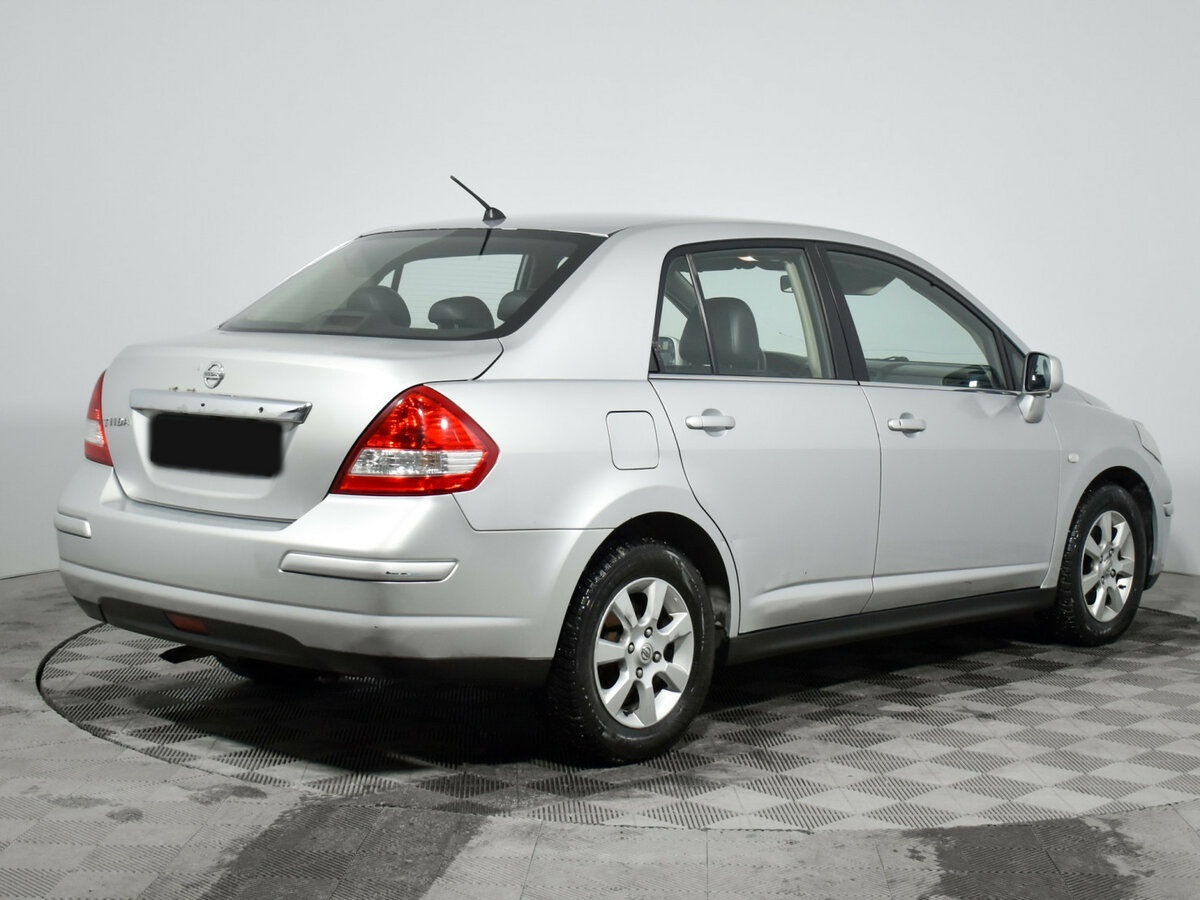 Nissan Tiida с пробегом — 2008 год. Фото: #4