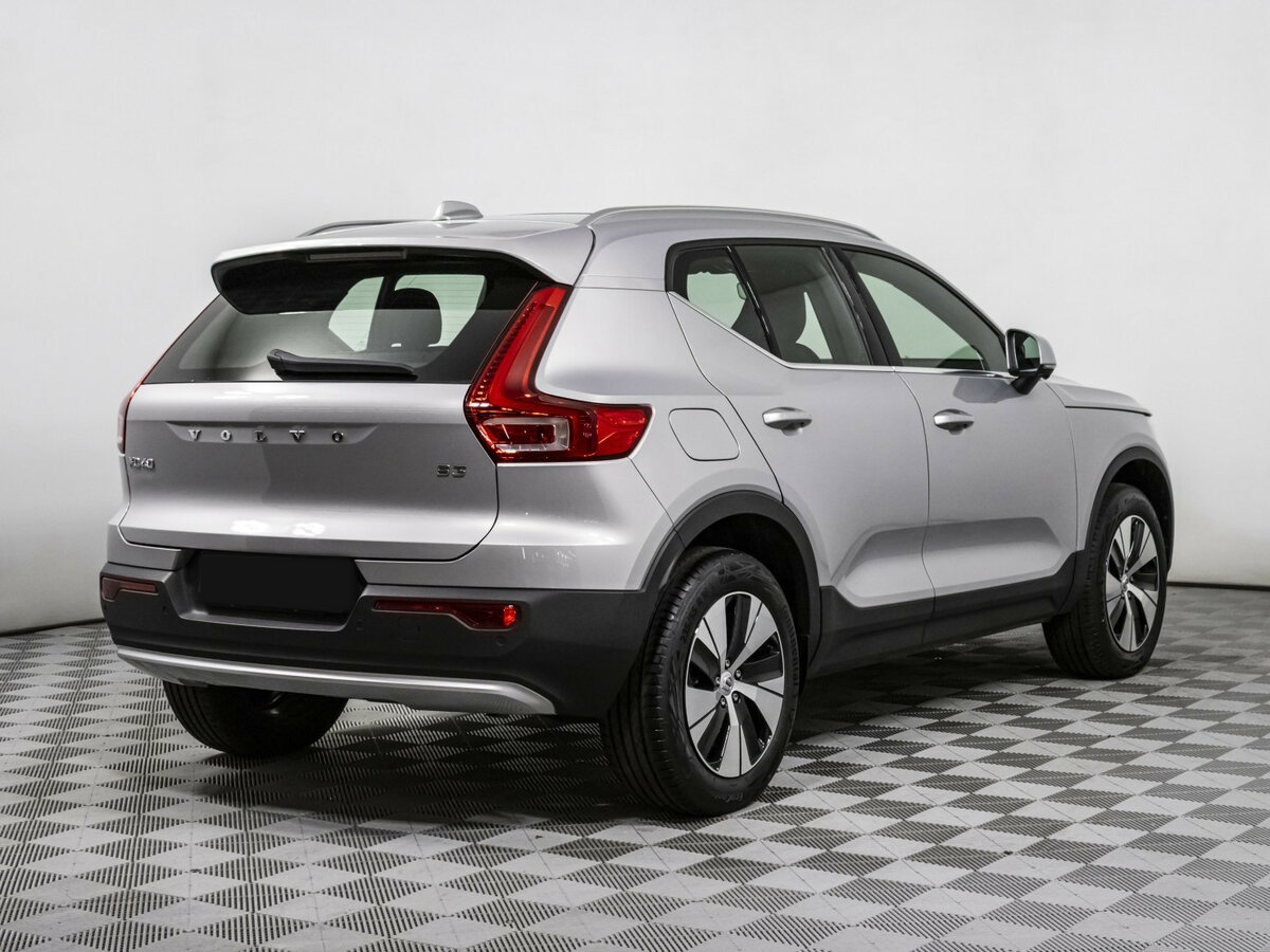 Volvo XC40 с пробегом — 2024 год. Фото: #1