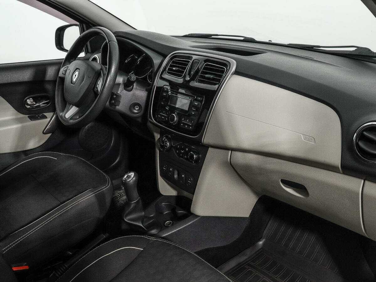 Renault Logan с пробегом — 2014 год. Фото: #10