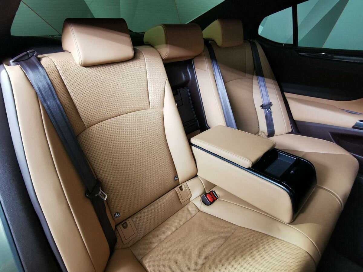 Lexus ES с пробегом — 2020 год. Фото: #10