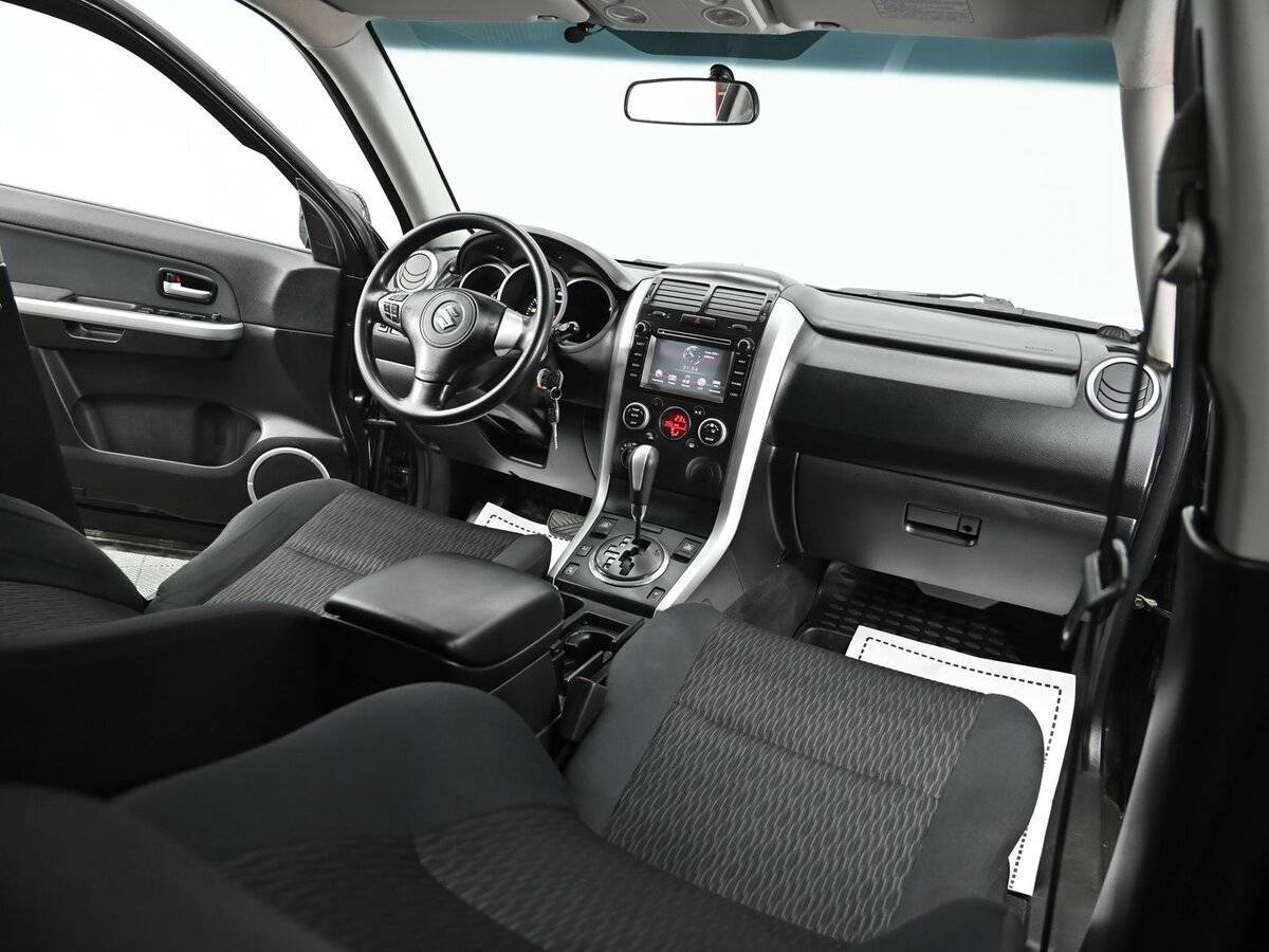 Suzuki Grand Vitara с пробегом — 2013 год. Фото: #11