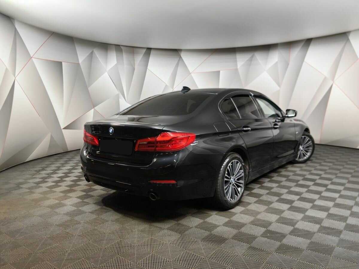 BMW 5 серии с пробегом — 2017 год. Фото: #1