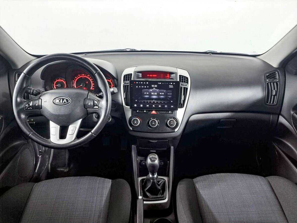 Kia Ceed с пробегом — 2010 год. Фото: #11