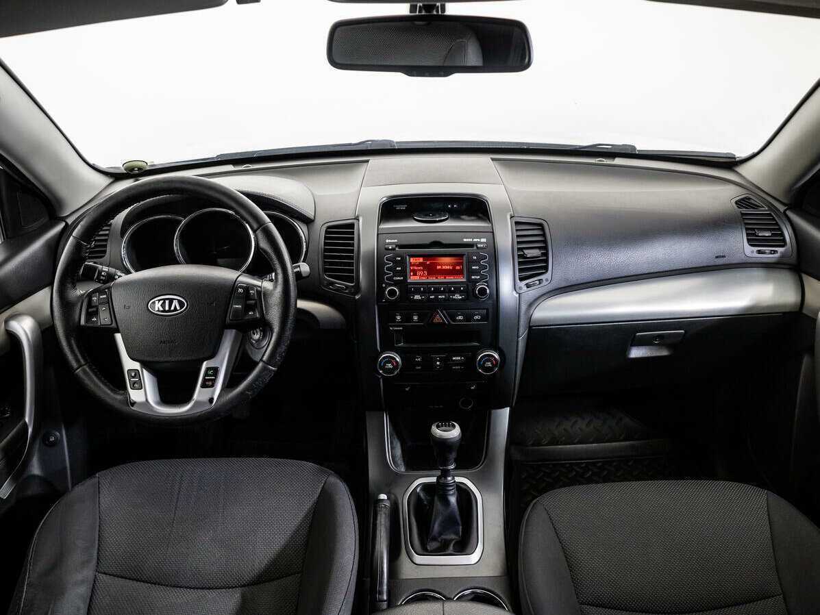 Kia Sorento с пробегом — 2010 год. Фото: #10