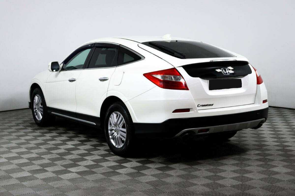 Honda Crosstour с пробегом — 2014 год. Фото: #6
