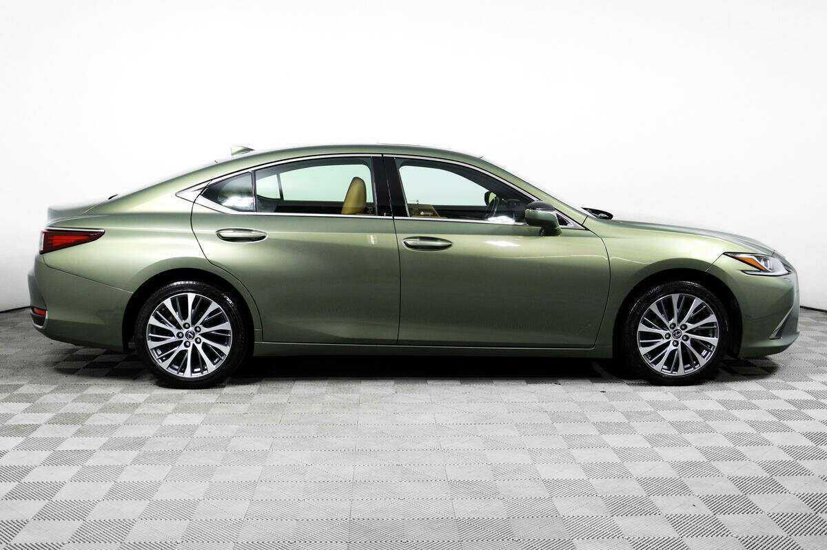 Lexus ES с пробегом — 2021 год. Фото: #3