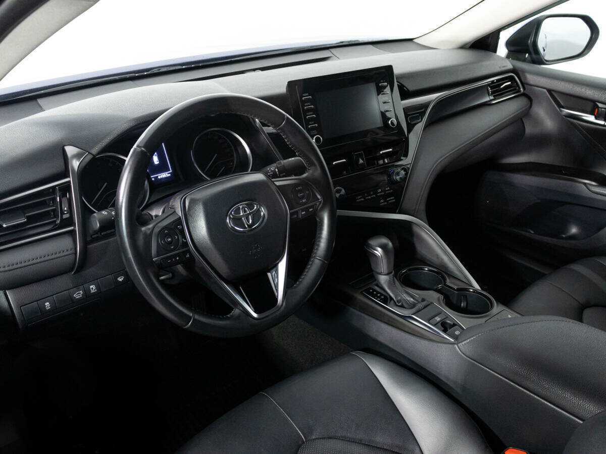 Toyota Camry с пробегом — 2021 год. Фото: #10