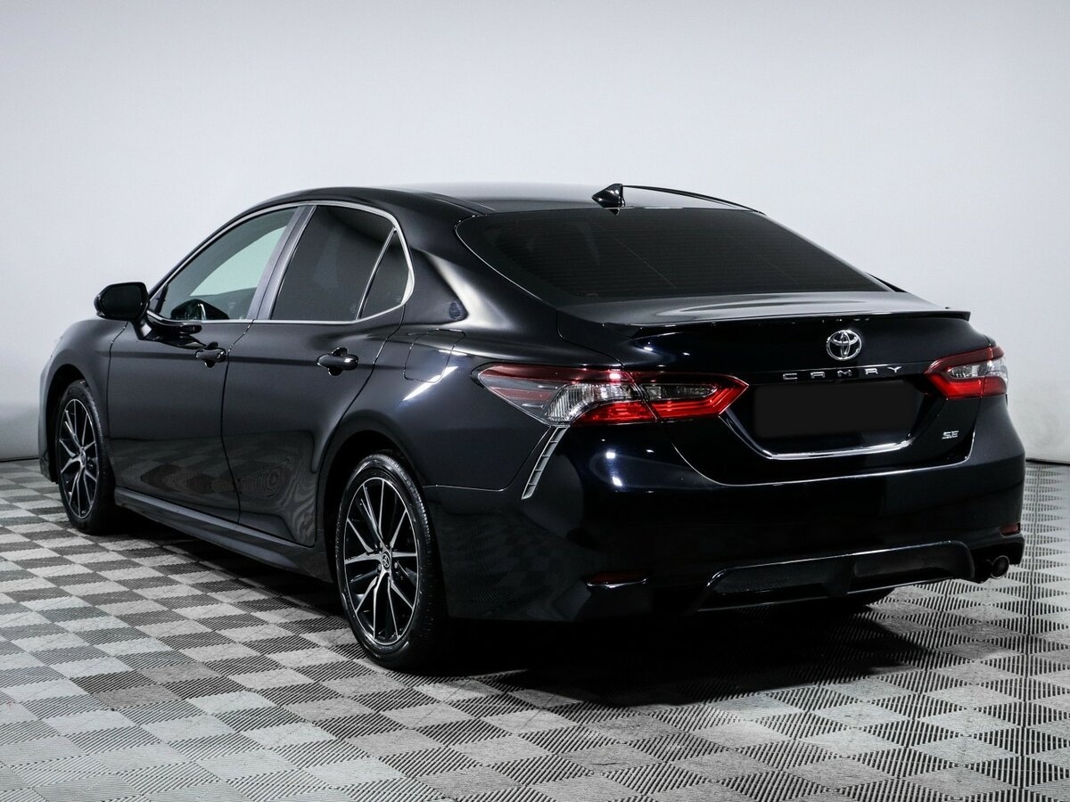 Toyota Camry с пробегом — 2023 год. Фото: #5