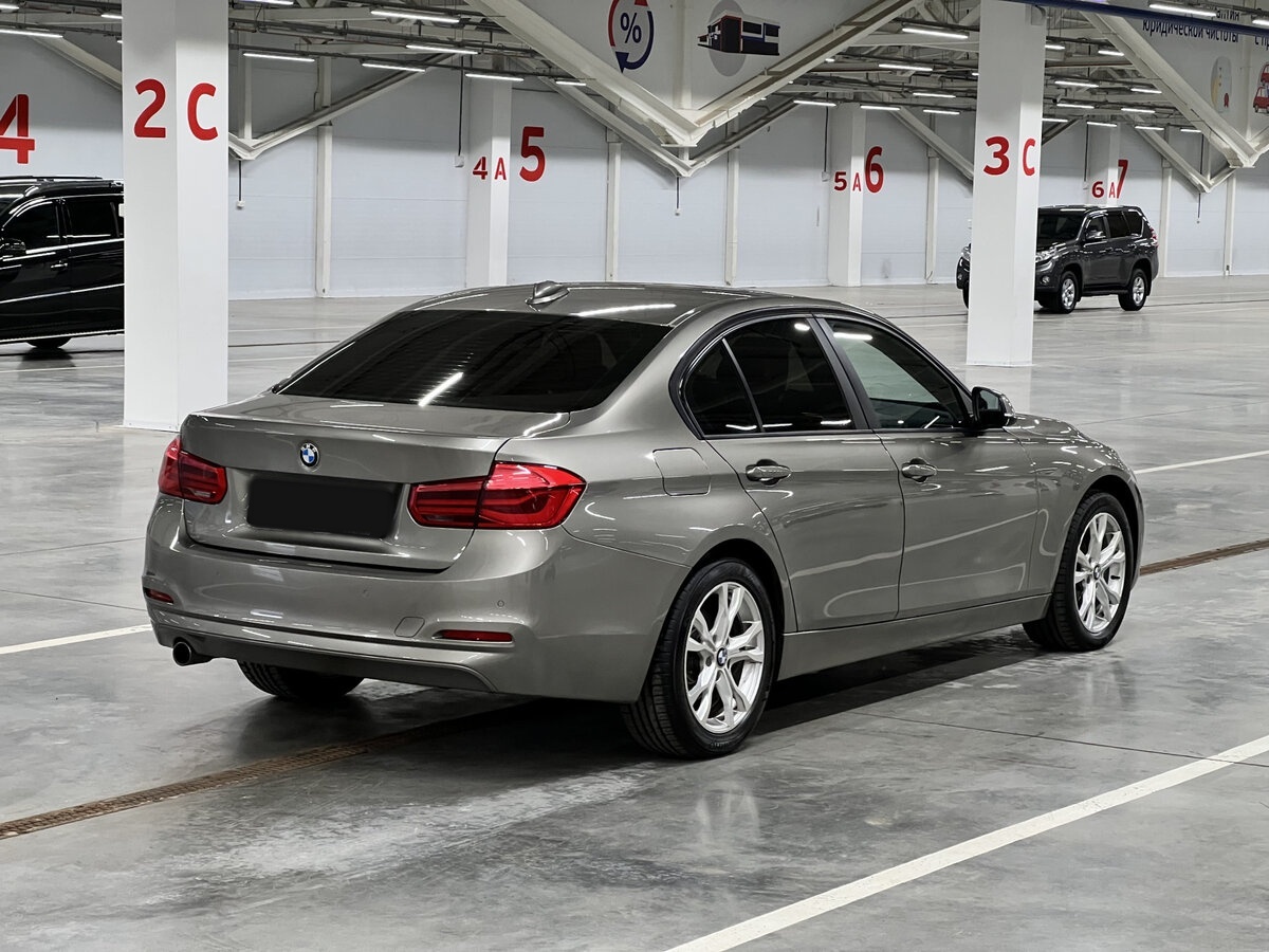 BMW 3 серии с пробегом — 2018 год. Фото: #4