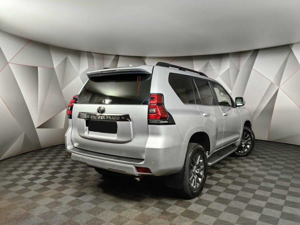 Toyota Land Cruiser Prado с пробегом — 2017 год. Фото: #1