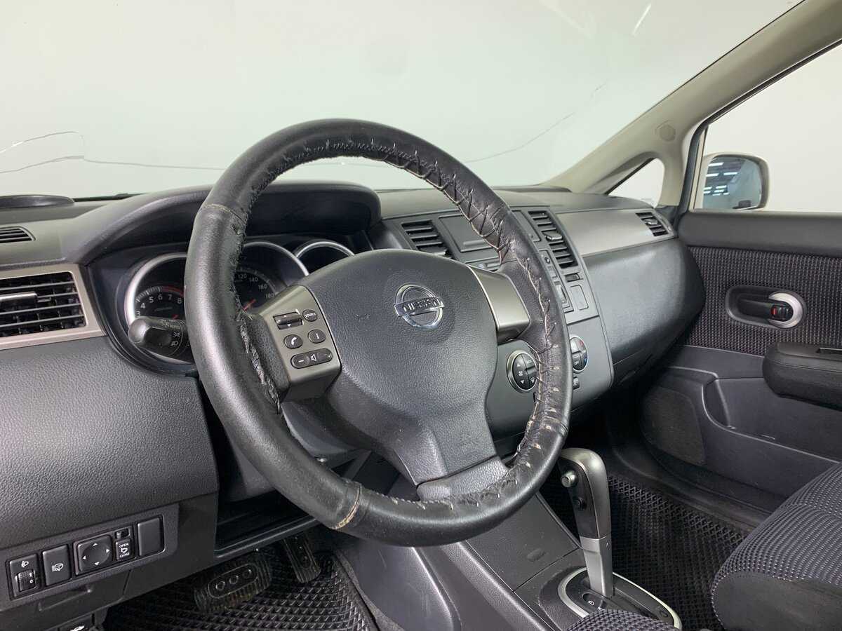 Nissan Tiida с пробегом — 2010 год. Фото: #11