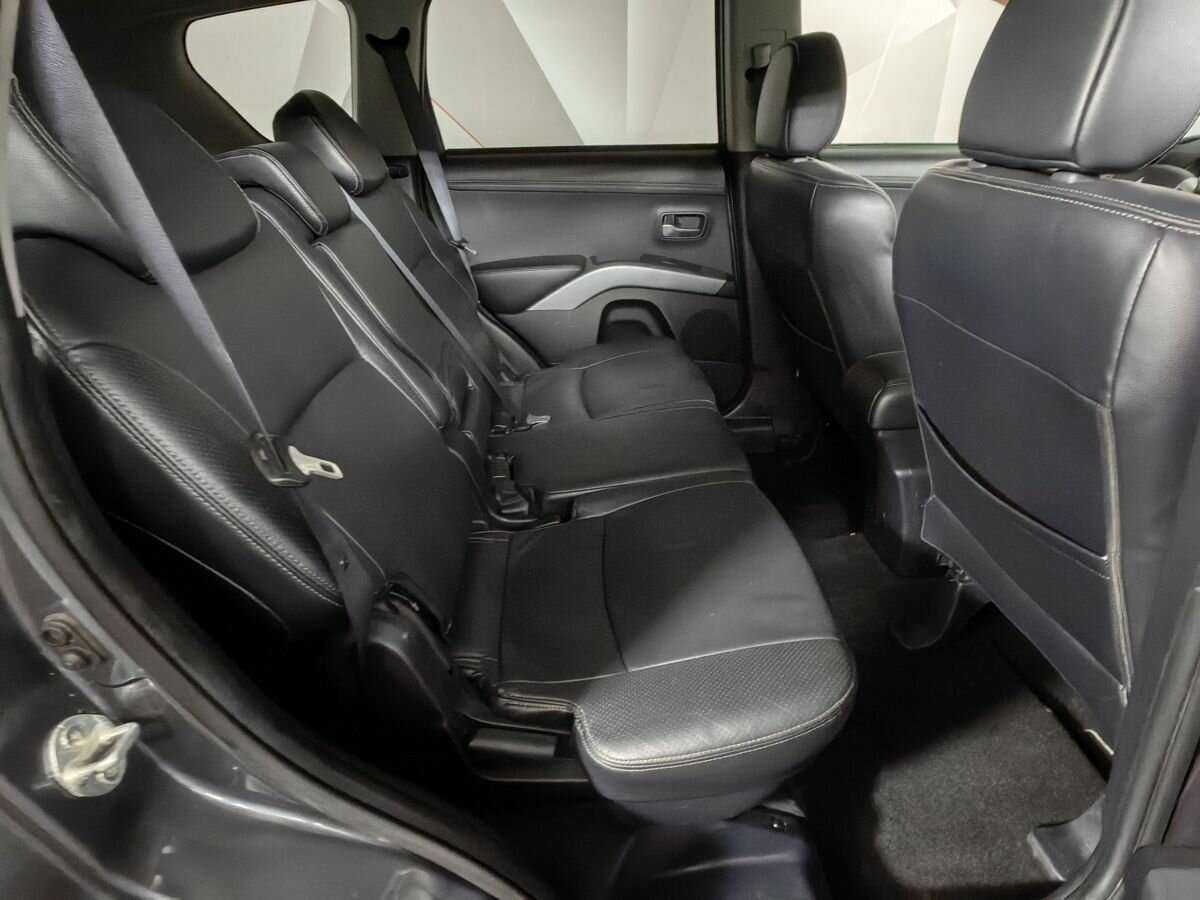 Mitsubishi Outlander с пробегом — 2011 год. Фото: #11