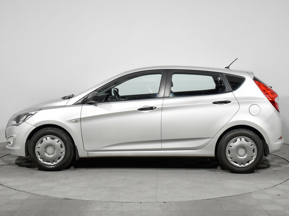 Hyundai Solaris с пробегом — 2015 год. Фото: #7