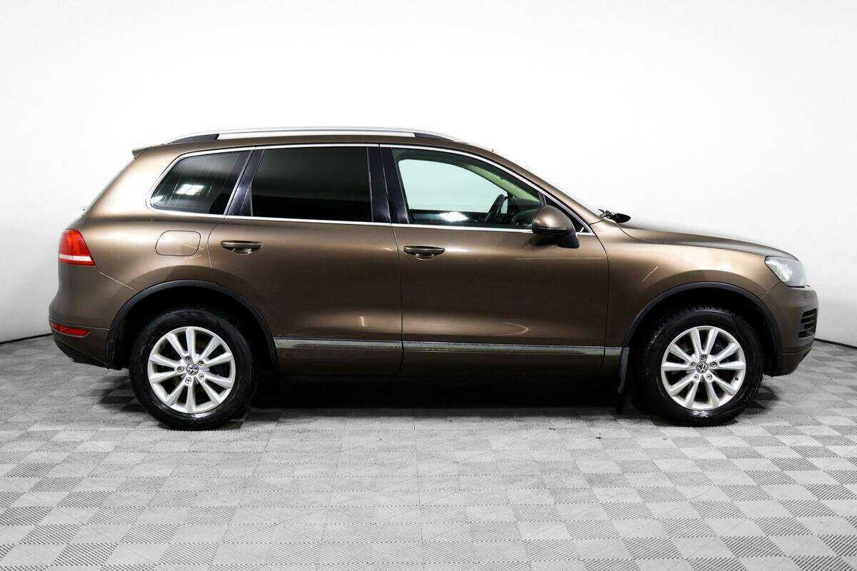 Volkswagen Touareg с пробегом — 2012 год. Фото: #3