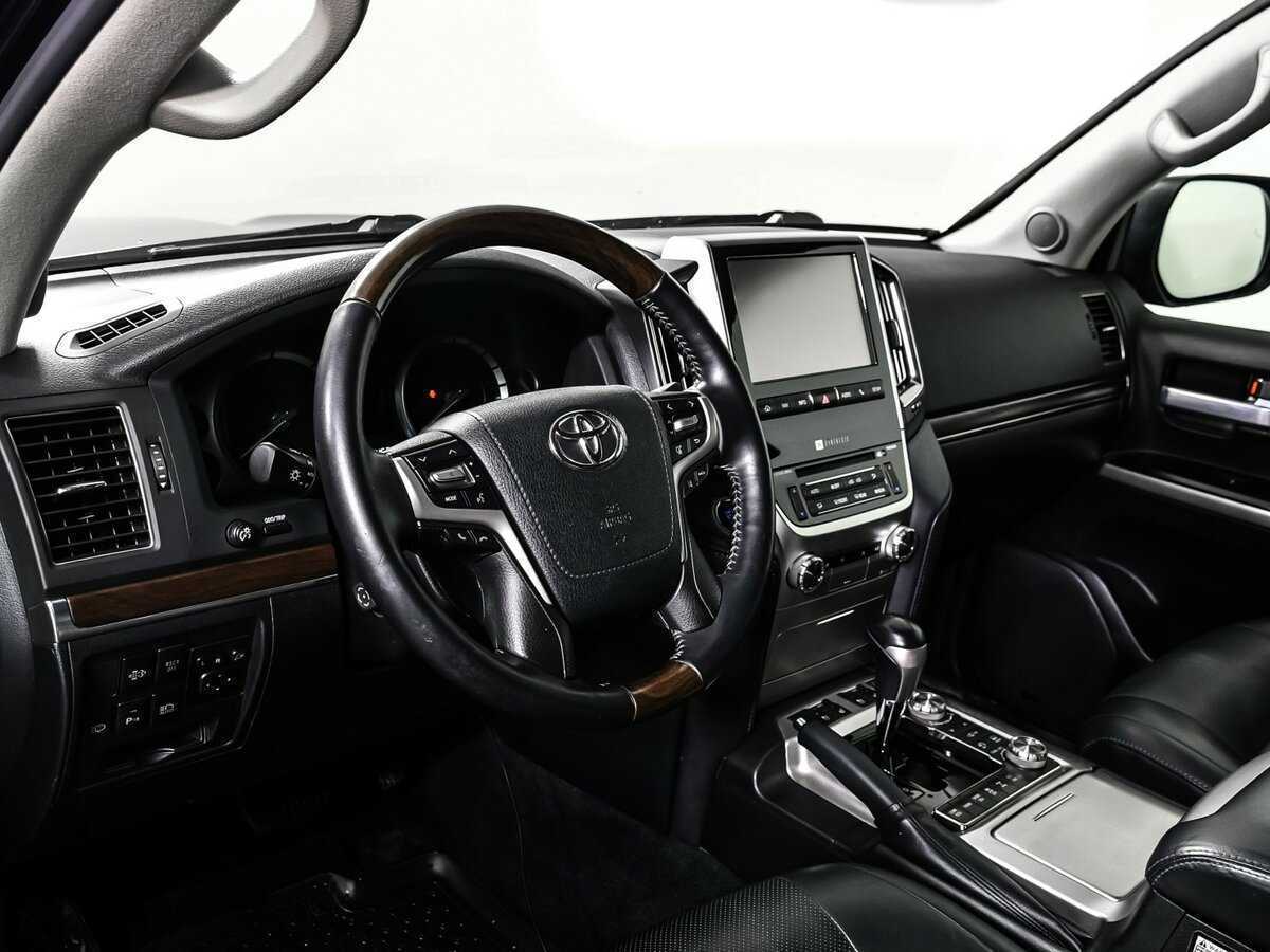 Toyota Land Cruiser с пробегом — 2017 год. Фото: #12