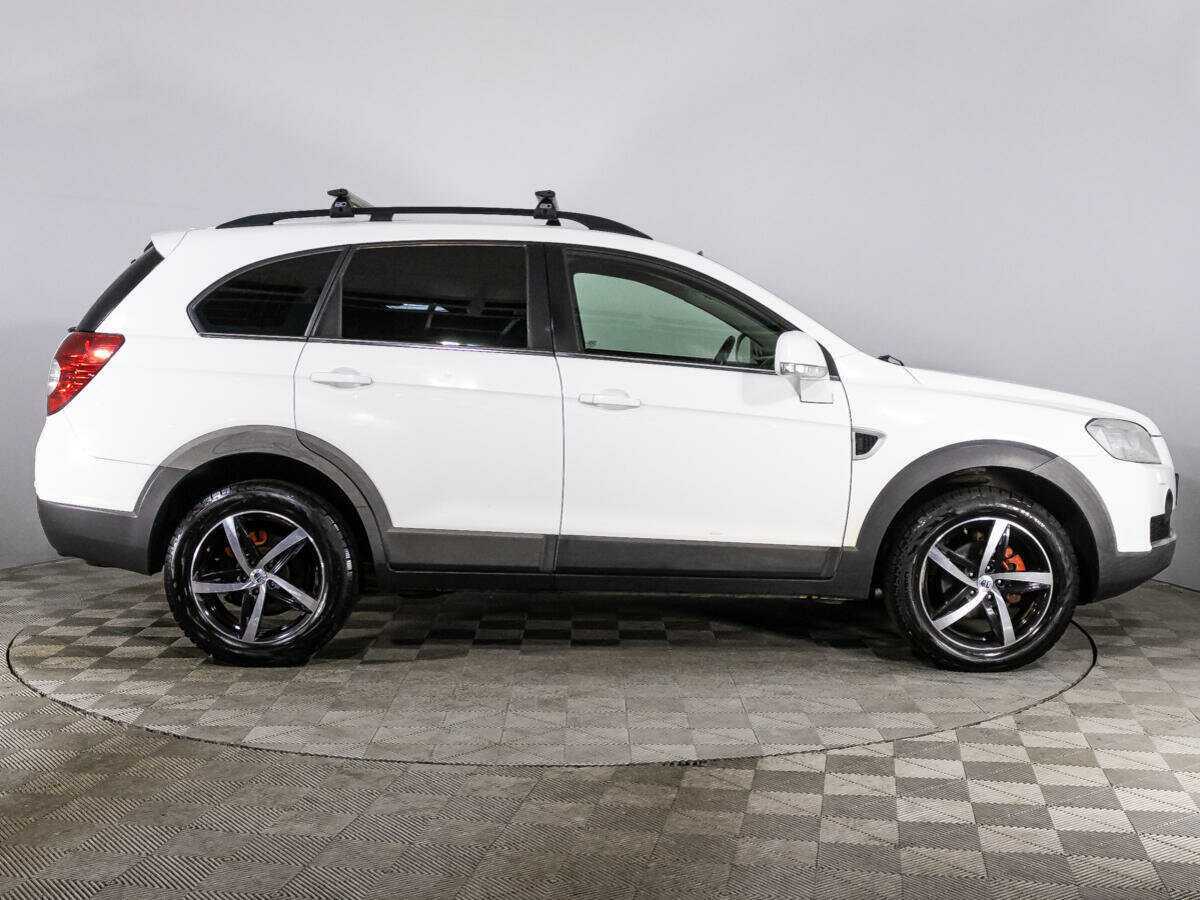 Chevrolet Captiva с пробегом — 2010 год. Фото: #3