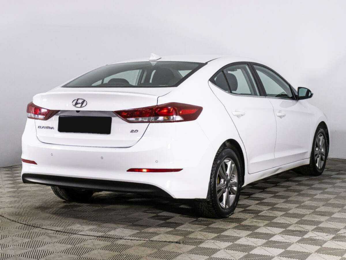 Hyundai Elantra с пробегом — 2017 год. Фото: #4