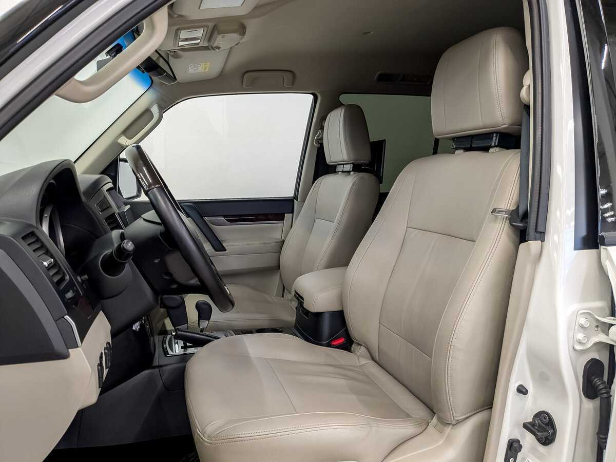 Mitsubishi Pajero с пробегом — 2020 год. Фото: #19
