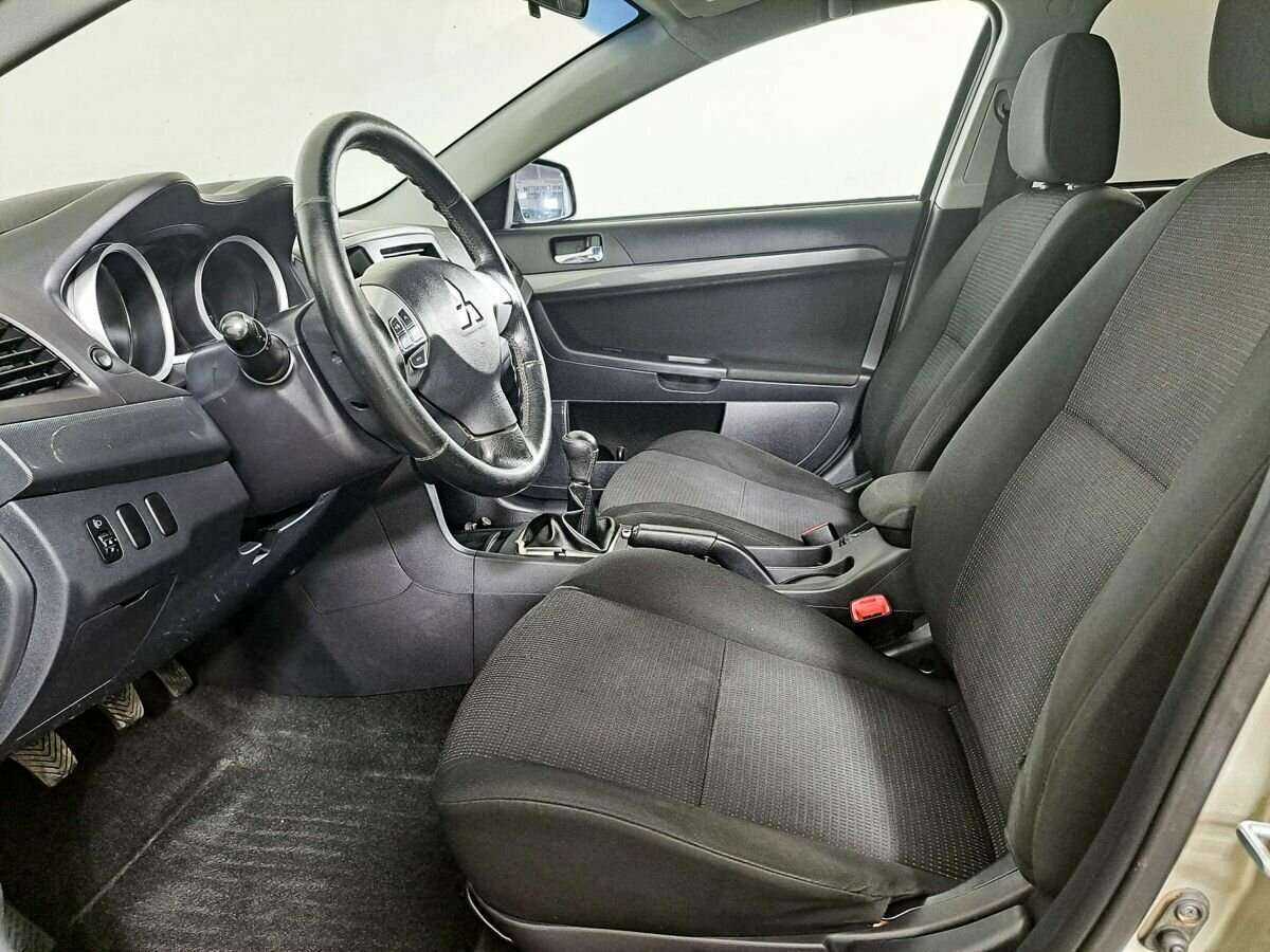 Mitsubishi Lancer с пробегом — 2009 год. Фото: #13