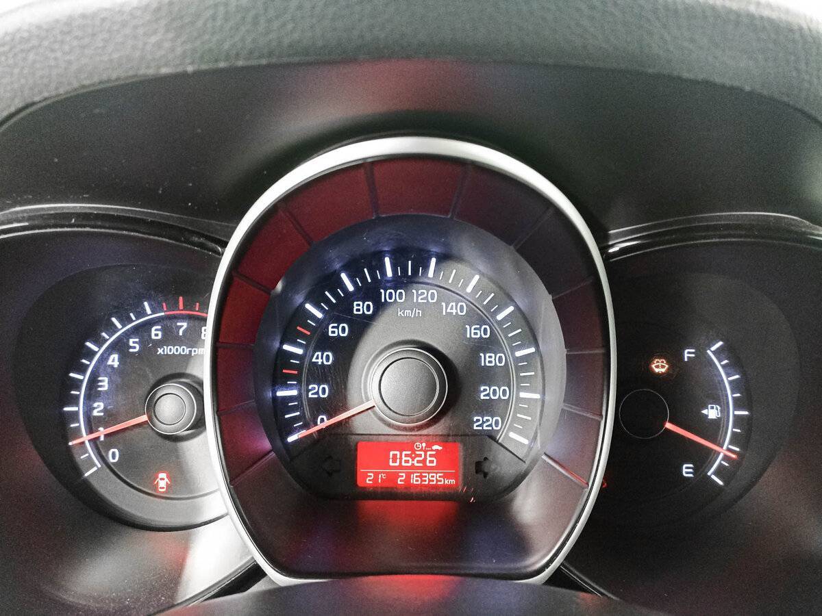 Kia Rio с пробегом — 2015 год. Фото: #12