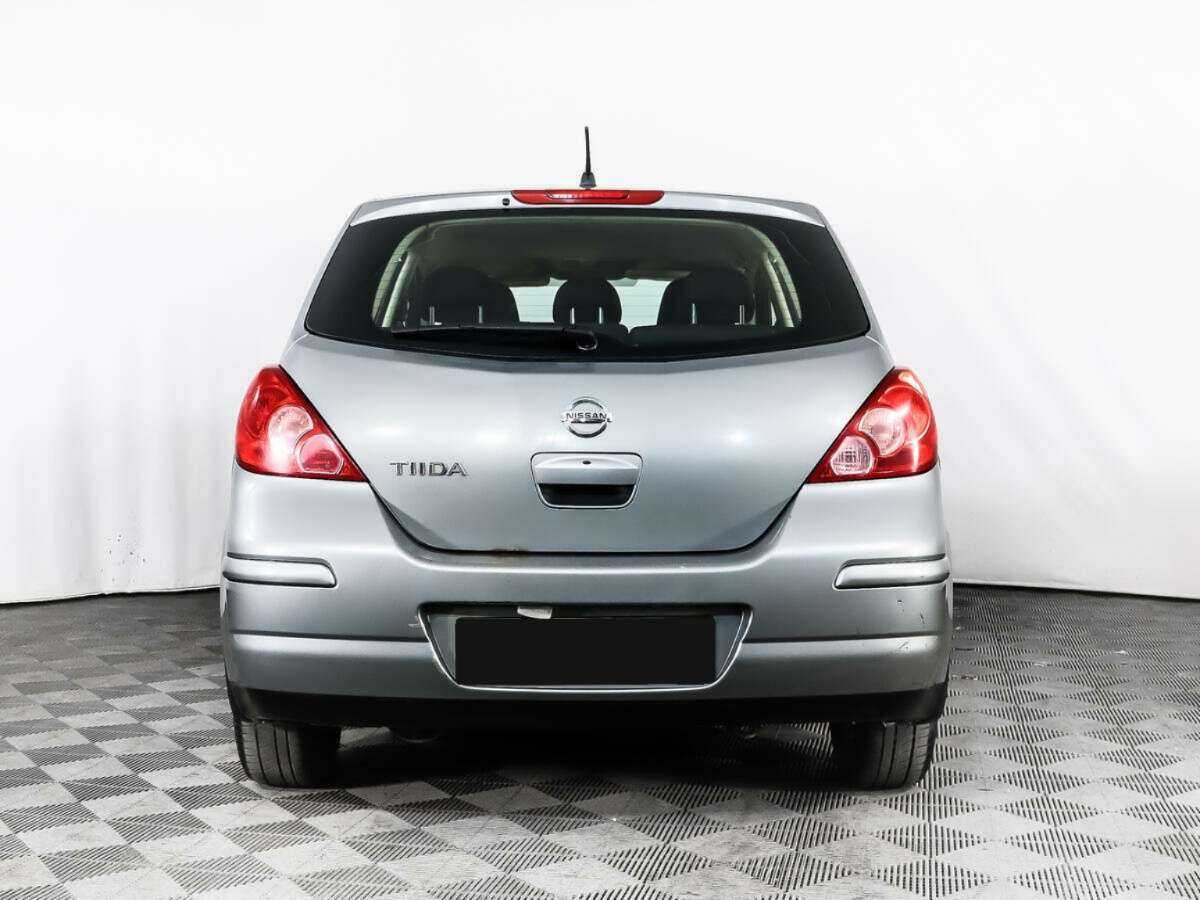Nissan Tiida с пробегом — 2008 год. Фото: #4
