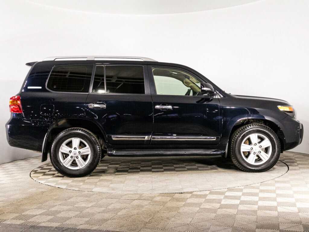 Toyota Land Cruiser с пробегом — 2014 год. Фото: #3